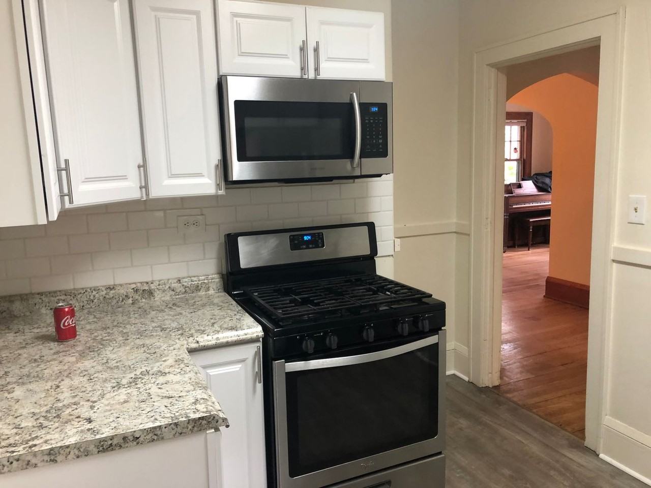 1076 18th Ave Se - Photo 4 of 16