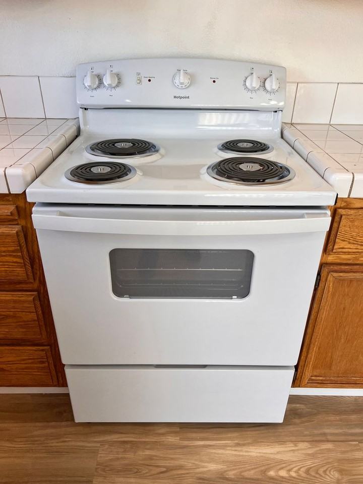 757 Tamsen Rd - Photo 2 of 17