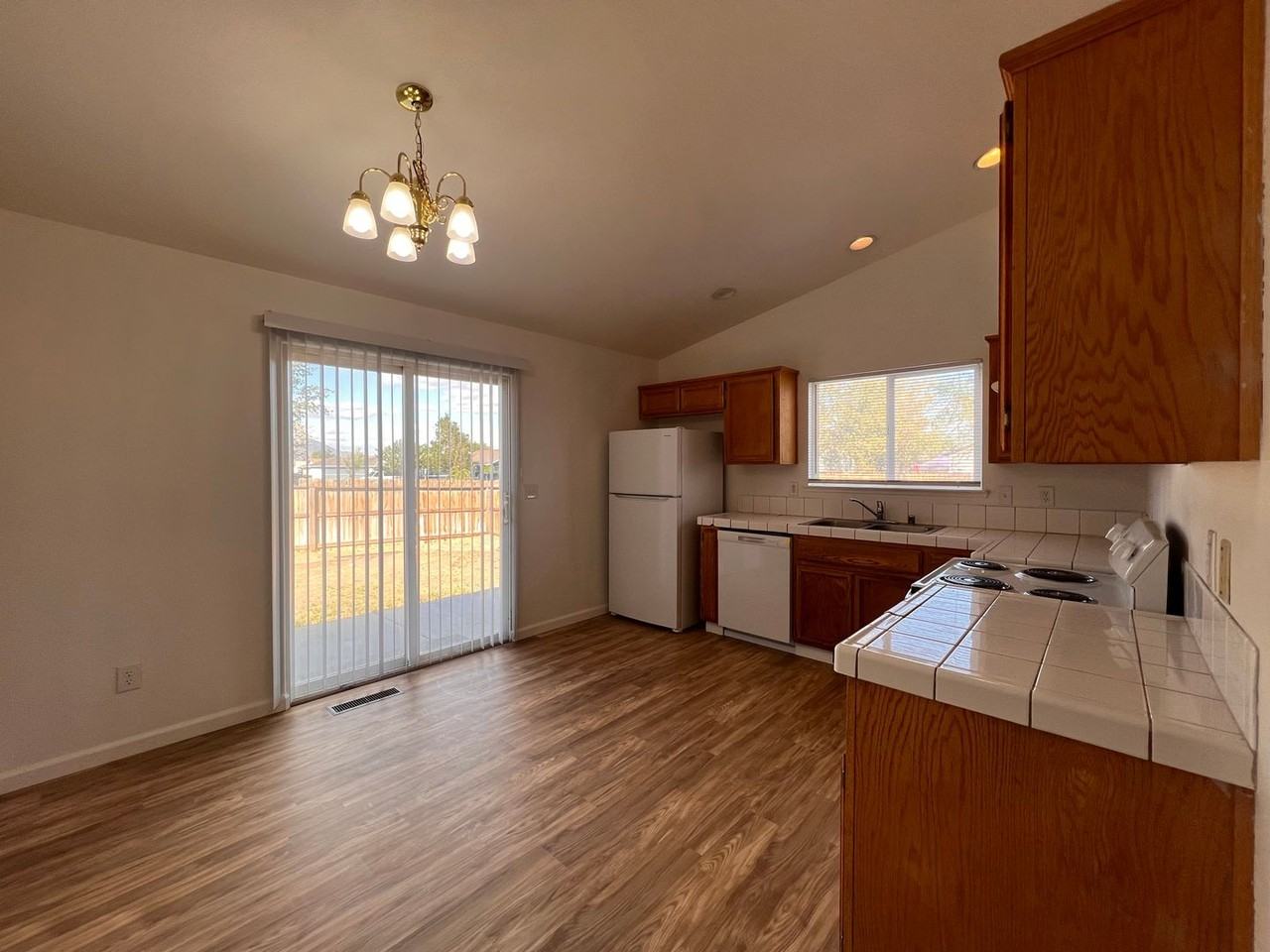 757 Tamsen Rd - Photo 3 of 17