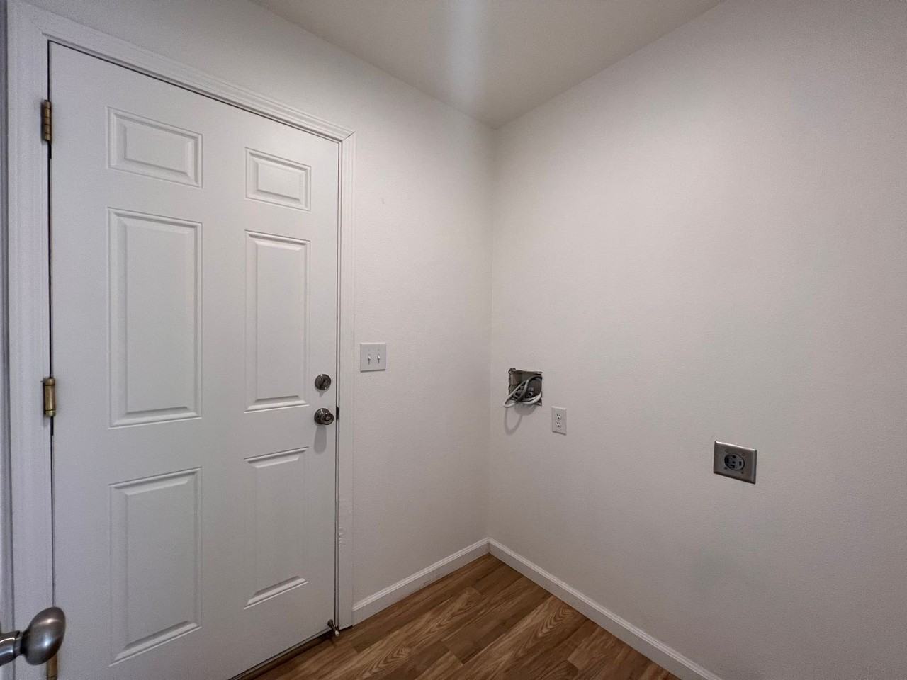 757 Tamsen Rd - Photo 6 of 17