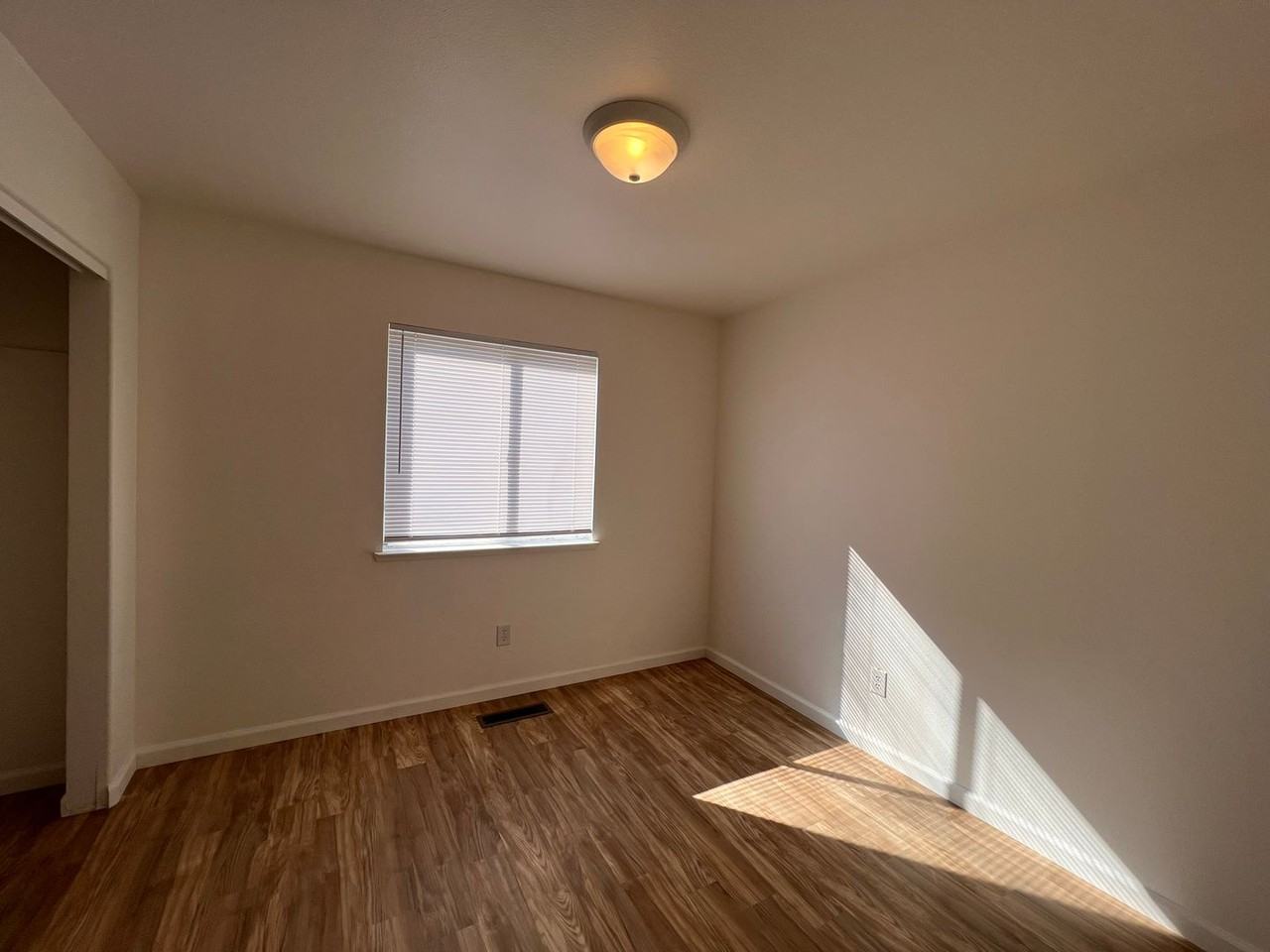 757 Tamsen Rd - Photo 7 of 17