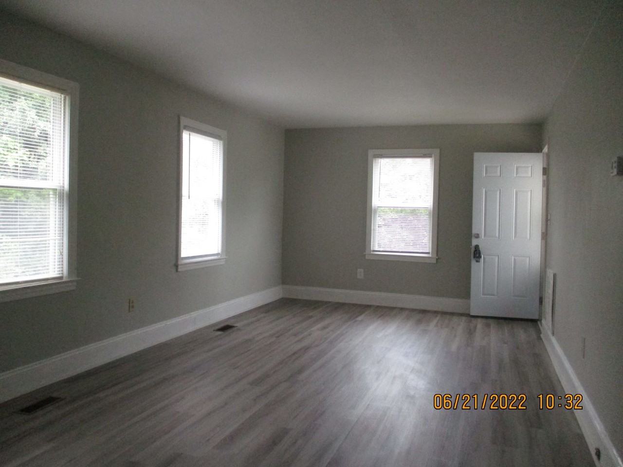 2223B Ireland Dr - Photo 3 of 11