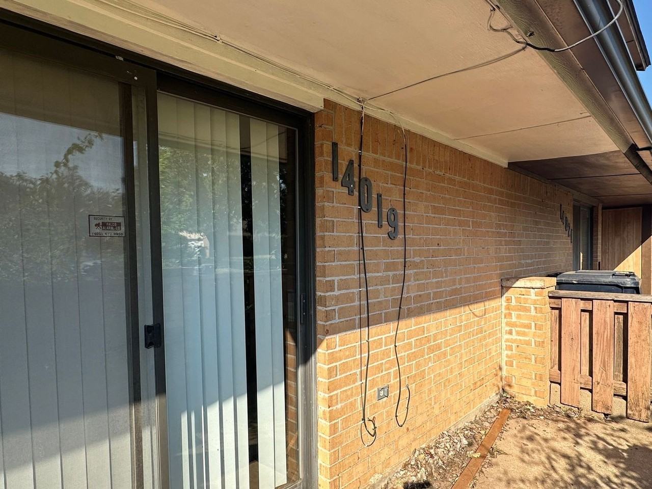 14019 Fairhill Ave - Photo 2 of 35