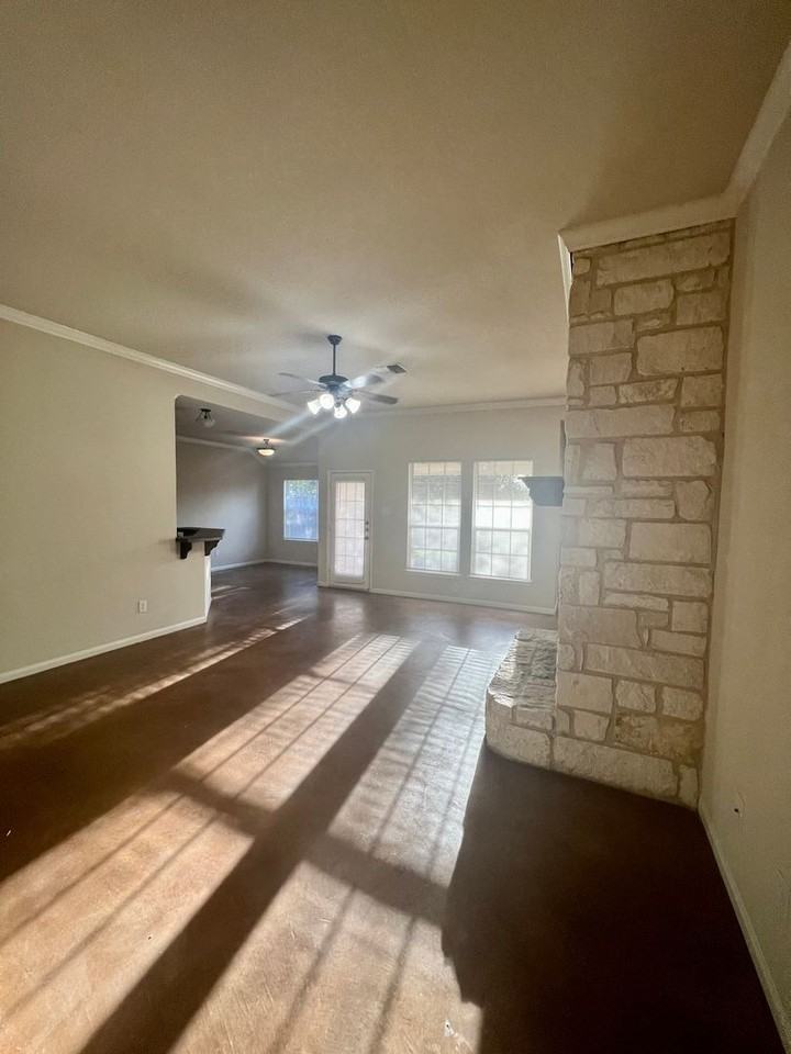 408B Chapel Trail Cir - Photo 4 of 8