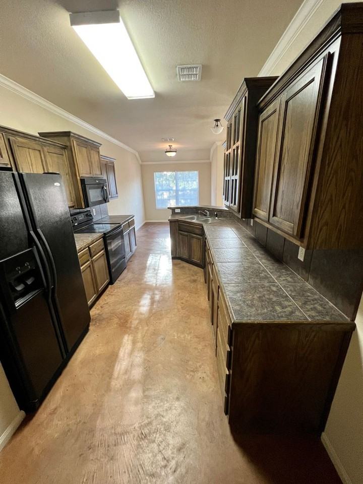 408B Chapel Trail Cir - Photo 2 of 8