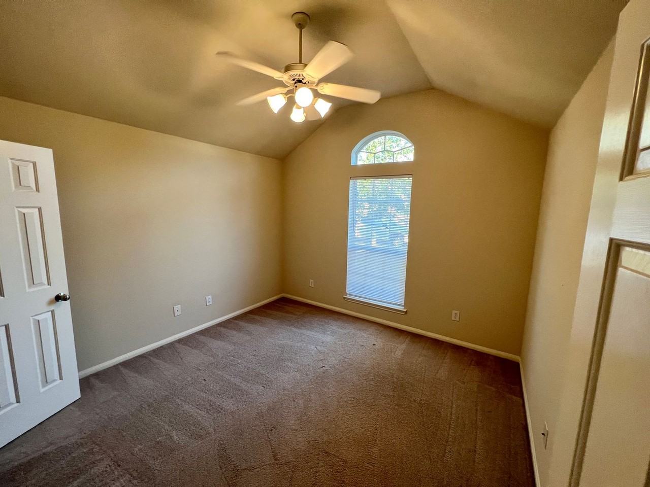 408B Chapel Trail Cir - Photo 3 of 8