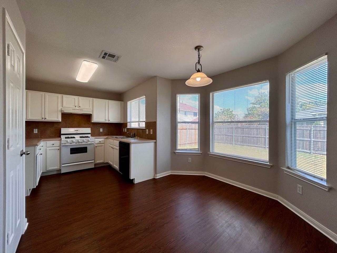 1019 Terra Street - Photo 3 of 21