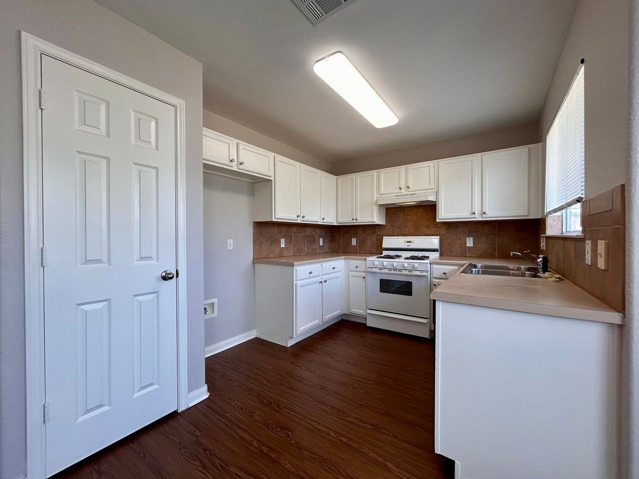 1019 Terra Street - Photo 4 of 21