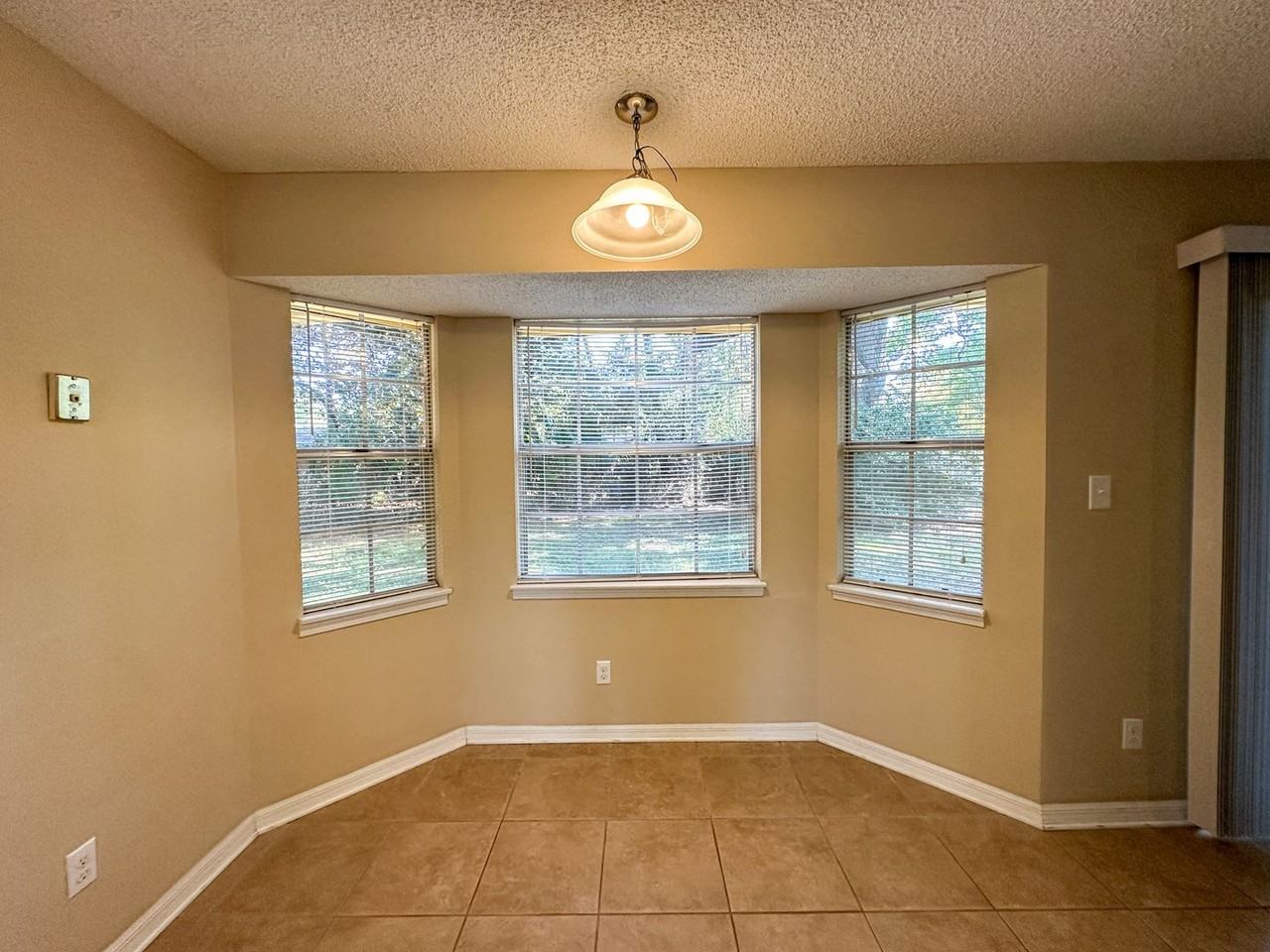 3660 Buford Cir - Photo 6 of 22