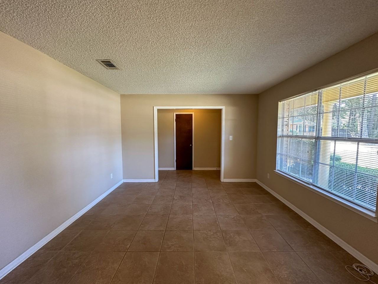 3660 Buford Cir - Photo 7 of 22