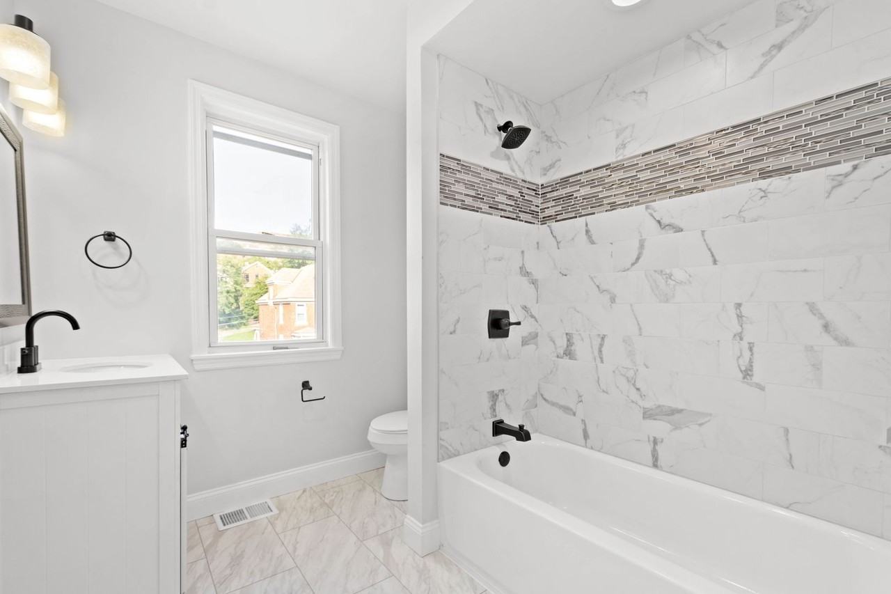 84 Pasadena St - Photo 2 of 23