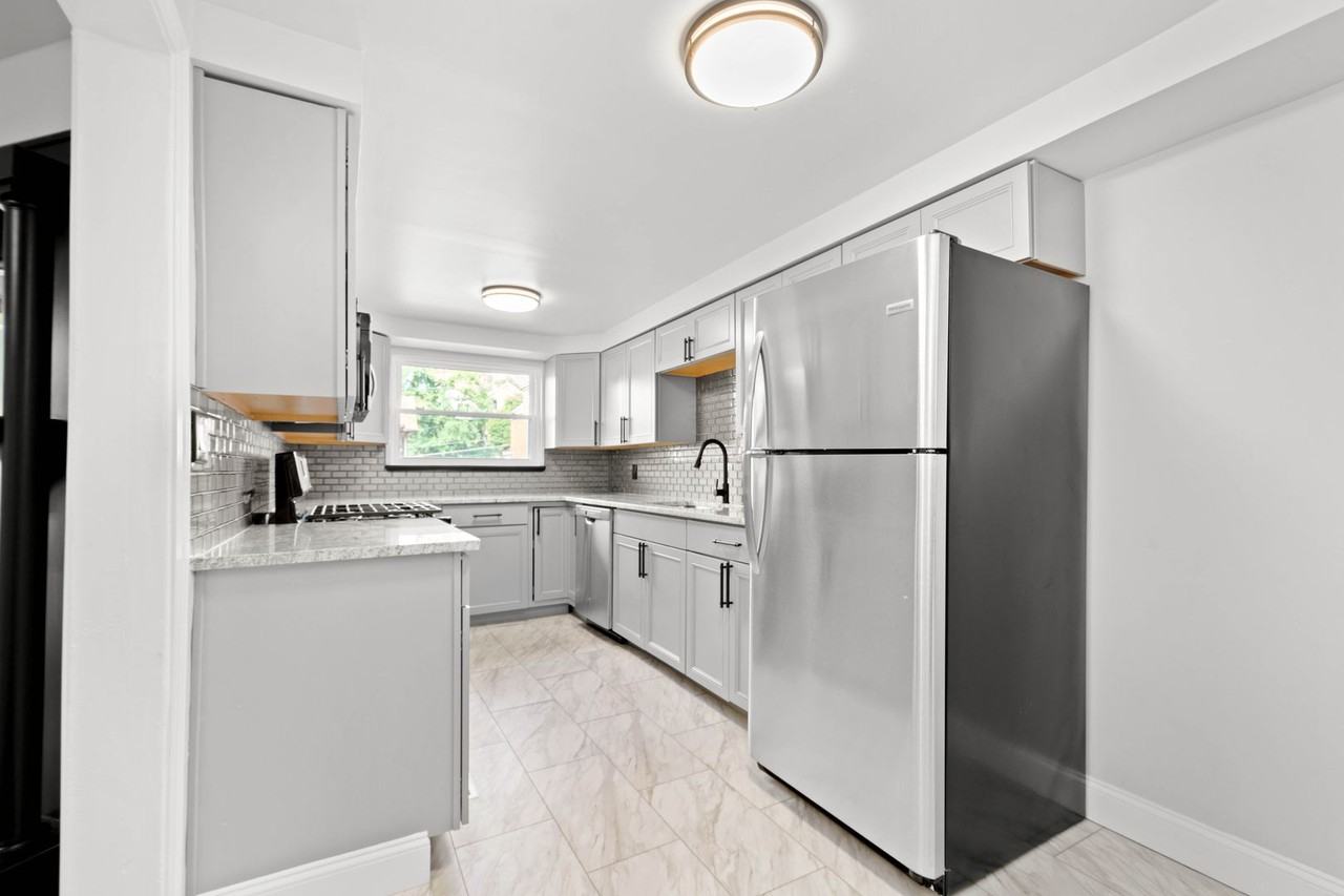 84 Pasadena St - Photo 5 of 23