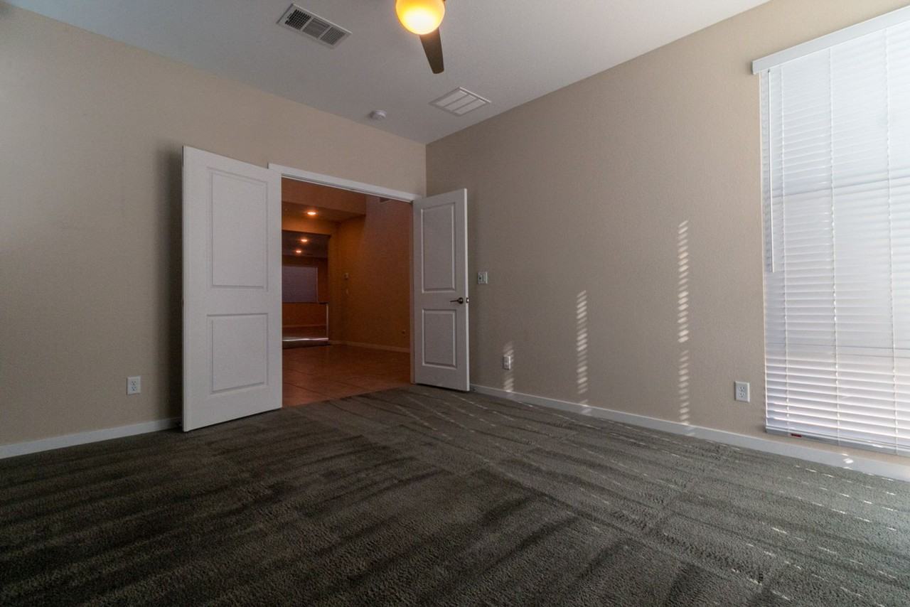 544 Ruby Mesa Ave - Photo 7 of 38