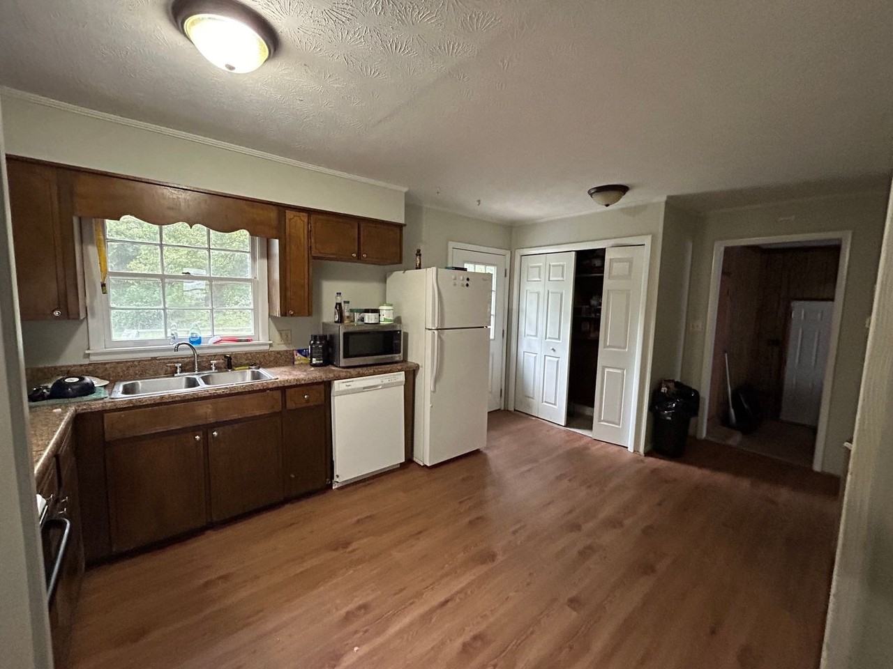 153 Del Ray Cir - Photo 2 of 16