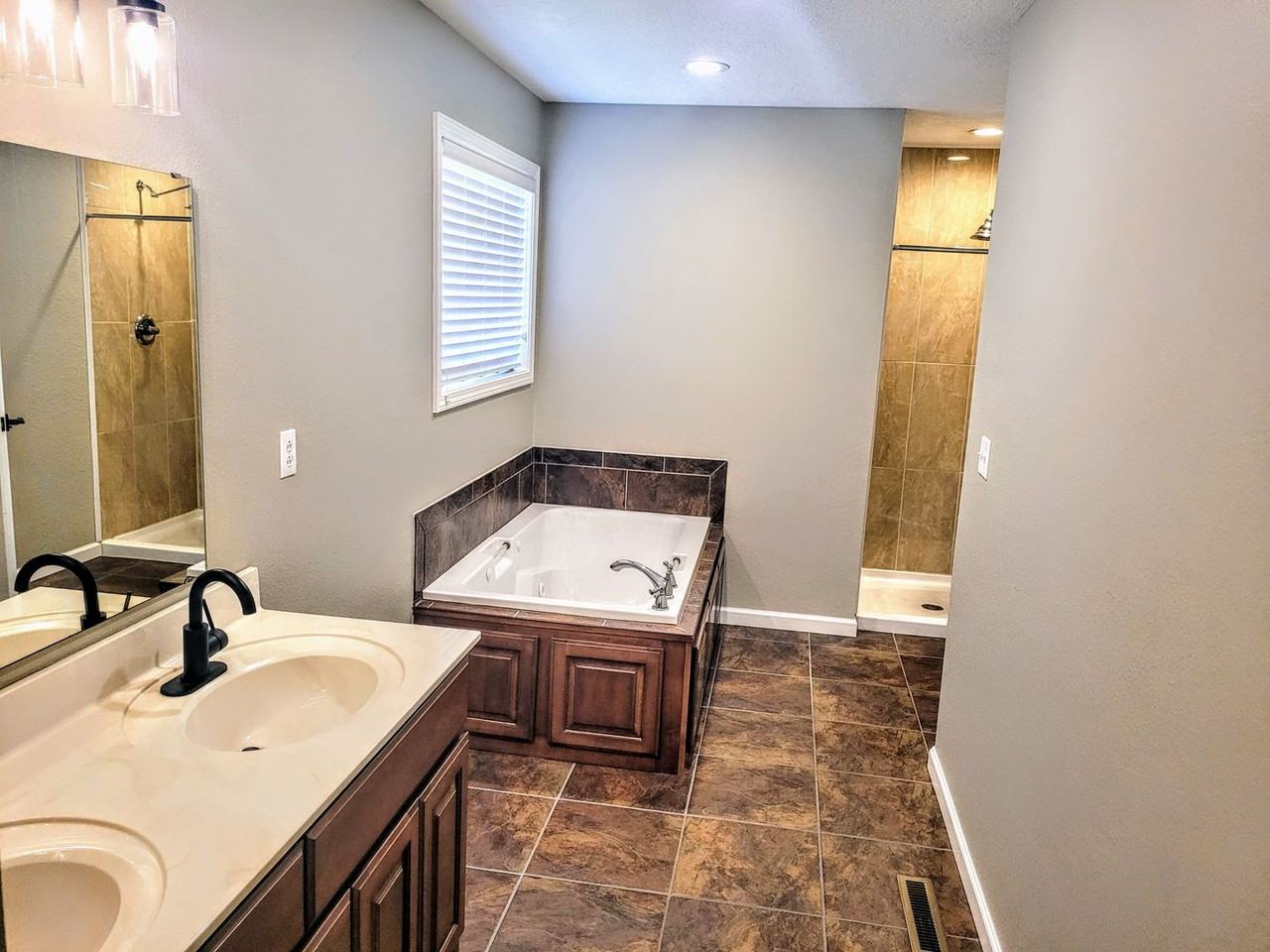 24672 Talladega Rd - Photo 5 of 12