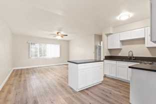 LB1056 - Photo 1 of 1