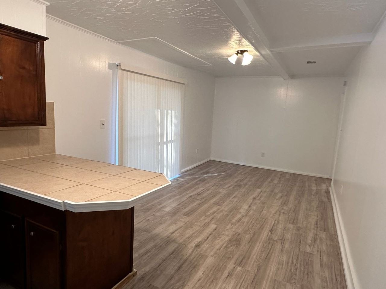 3127 Fleetwood Dr - Photo 3 of 9