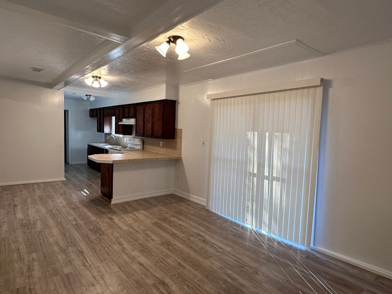 3127 Fleetwood Dr - Photo 5 of 9