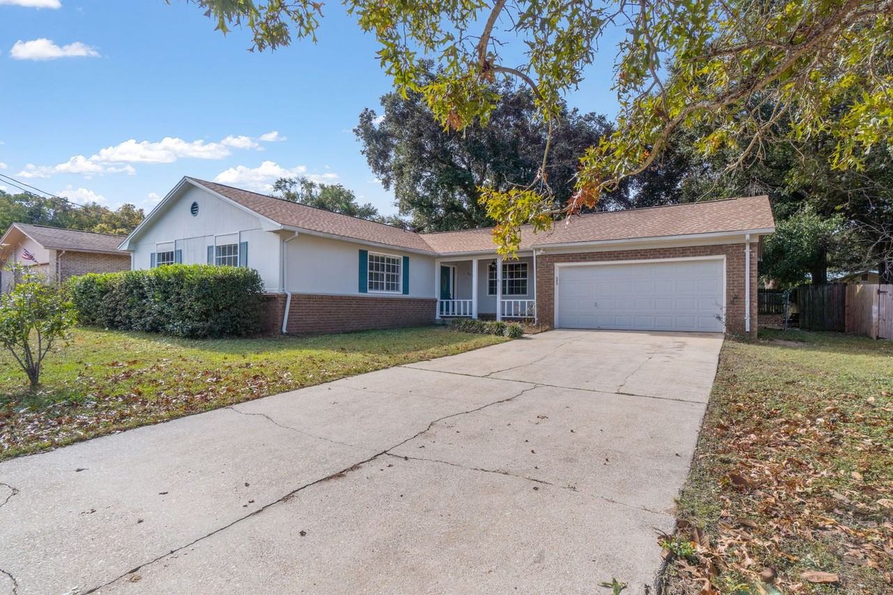 8241 Squire Rd - Photo 2 of 30