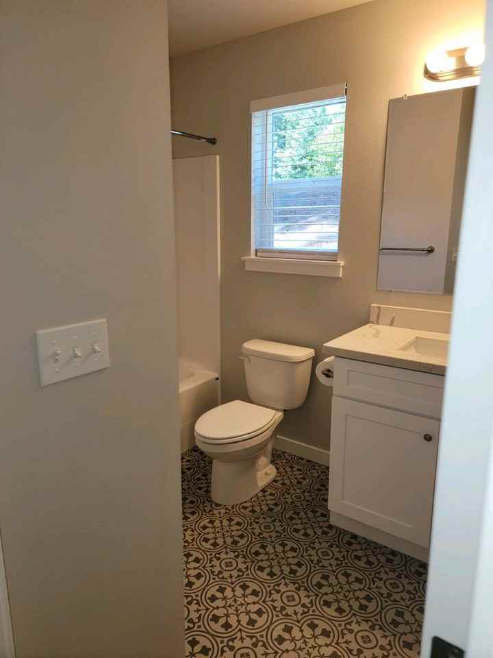 21721 N Clear Lake Blvd Se - Photo 2 of 26