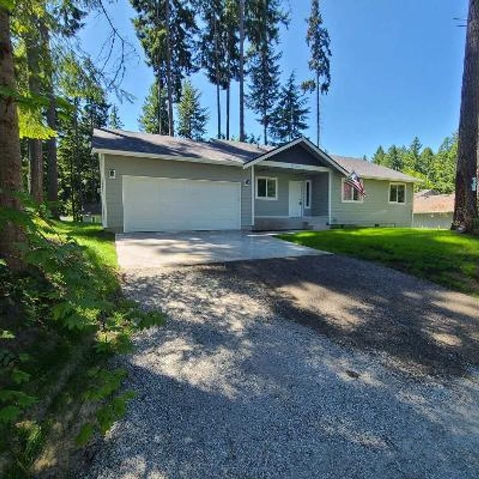 21721 N Clear Lake Blvd Se - Photo 3 of 26