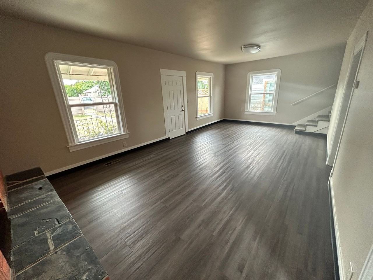 421 E Court St - Photo 3 of 20