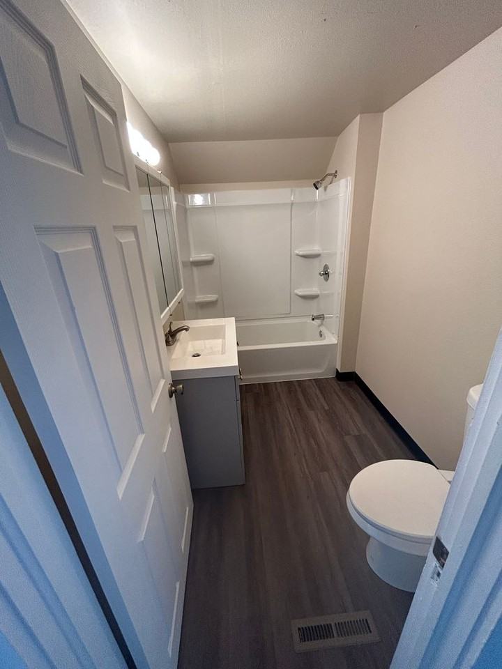 421 E Court St - Photo 6 of 20