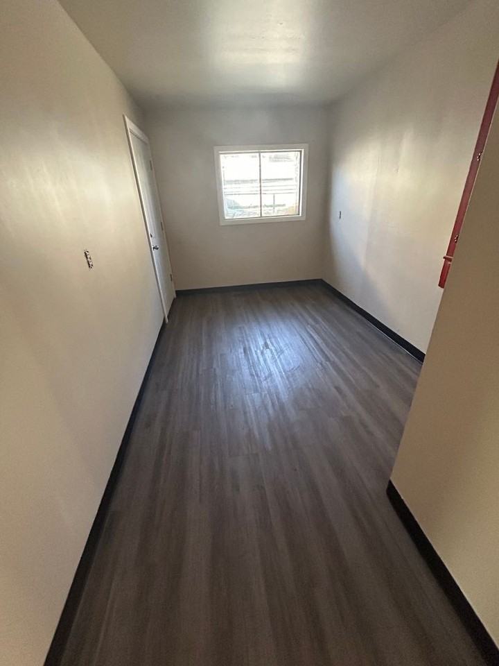 421 E Court St - Photo 5 of 20