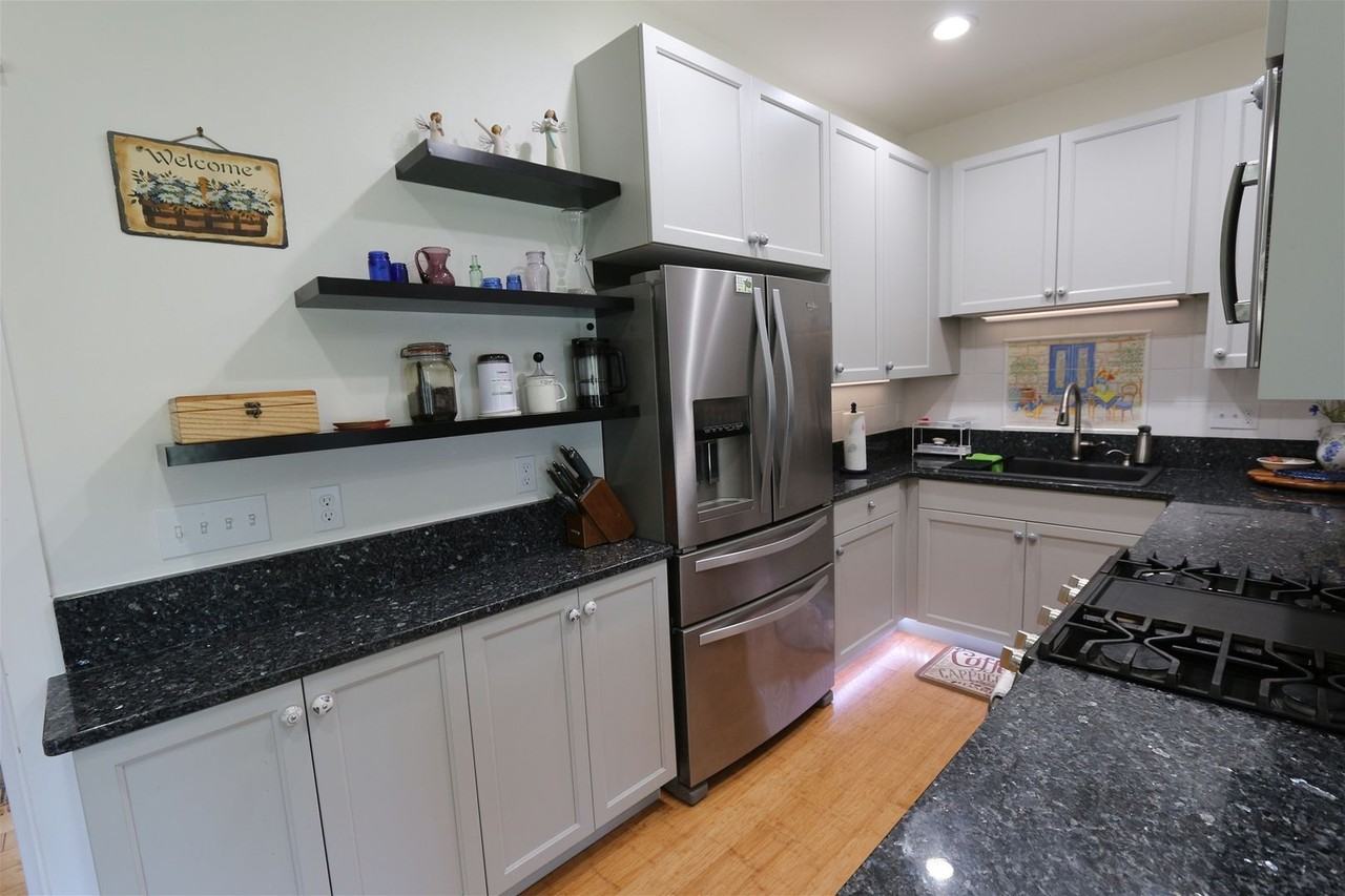 124 Priest Ln - Photo 3 of 16