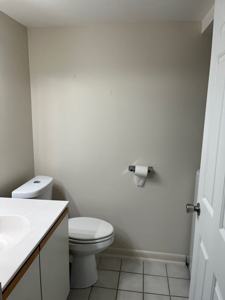425 Stonegate Ct - Photo 4 of 12