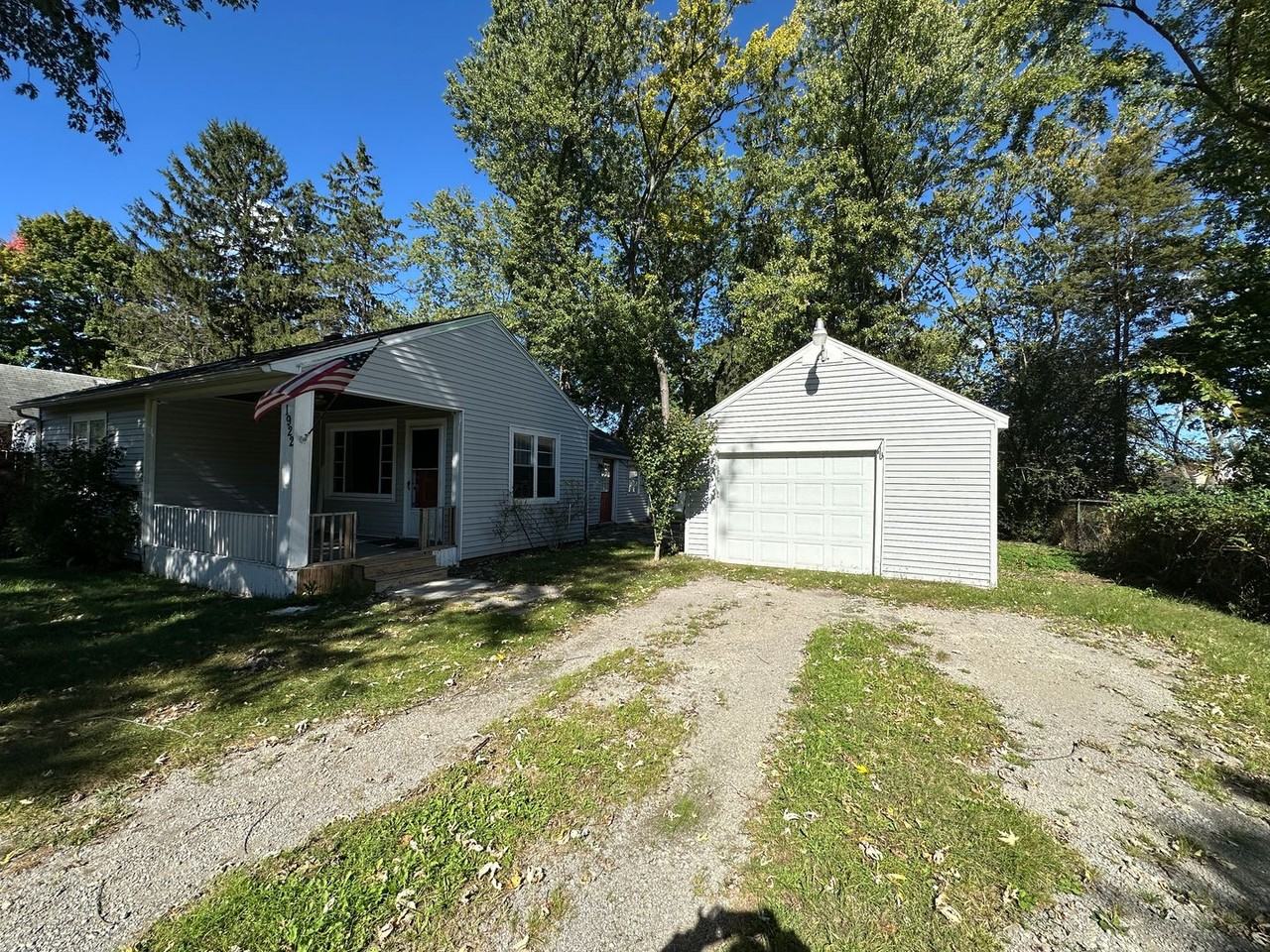 1922 W Washington Ave - Photo 2 of 21