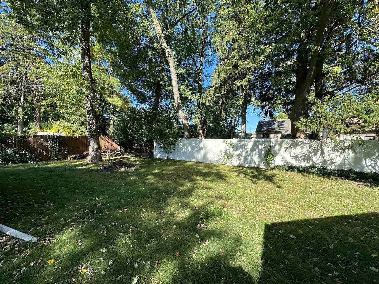 1922 W Washington Ave - Photo 4 of 21