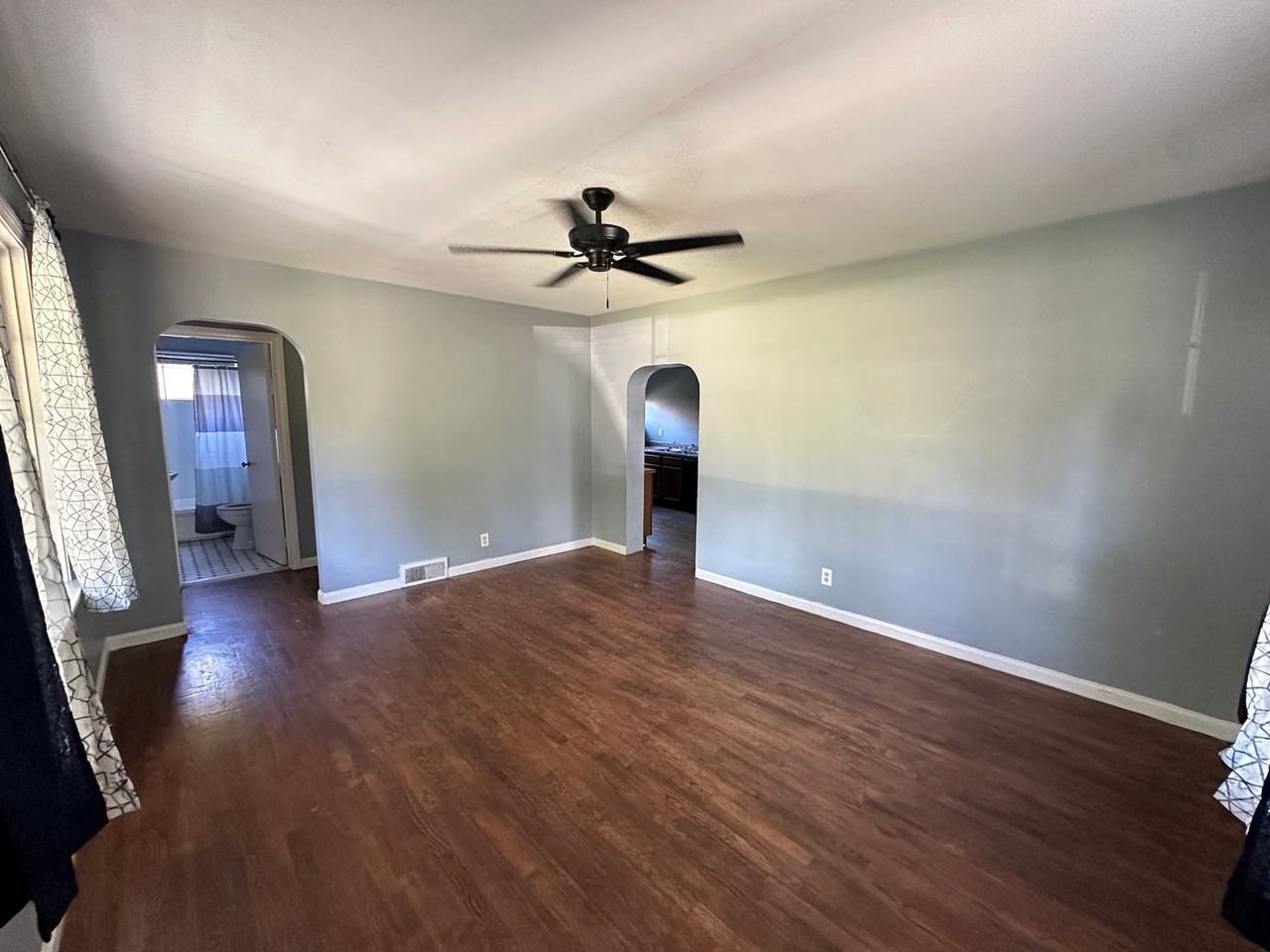 1922 W Washington Ave - Photo 7 of 21