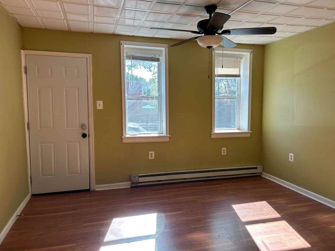 52 Locust St - Photo 3 of 16