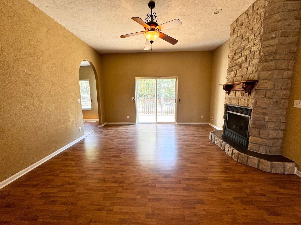 134 Ridgeview Dr - Photo 5 of 30