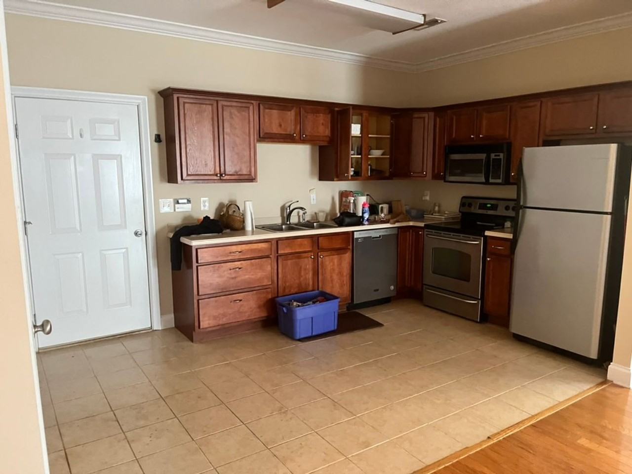 10736 Meriwether Ln - Photo 4 of 14