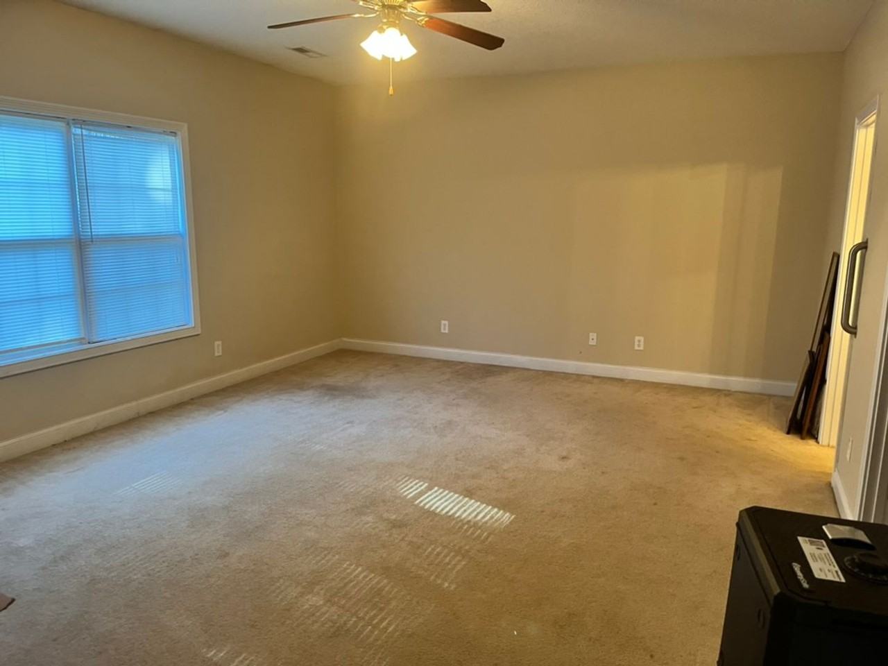 10736 Meriwether Ln - Photo 5 of 14