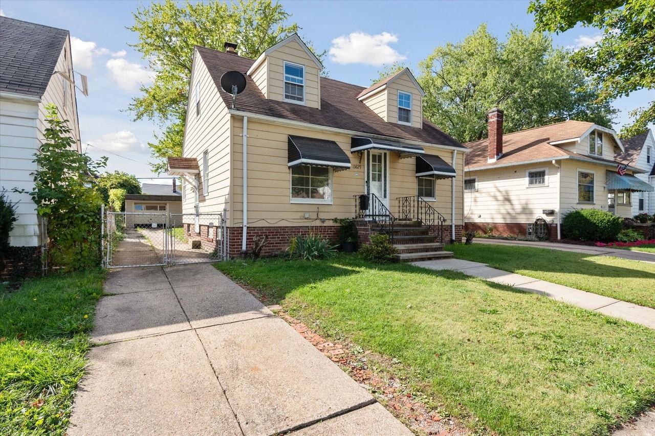 13829 West Ave - Photo 2 of 27