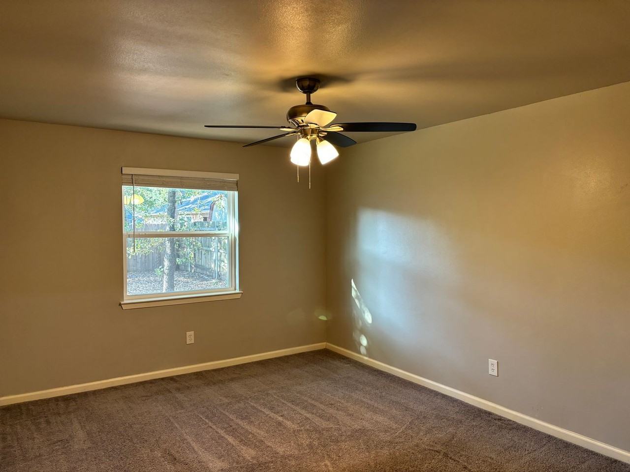 4200 Oak Country Dr - Photo 6 of 13