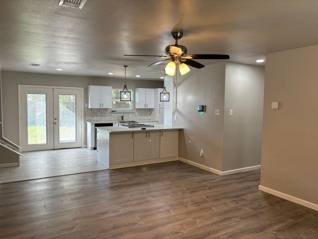 4200 Oak Country Dr - Photo 2 of 13