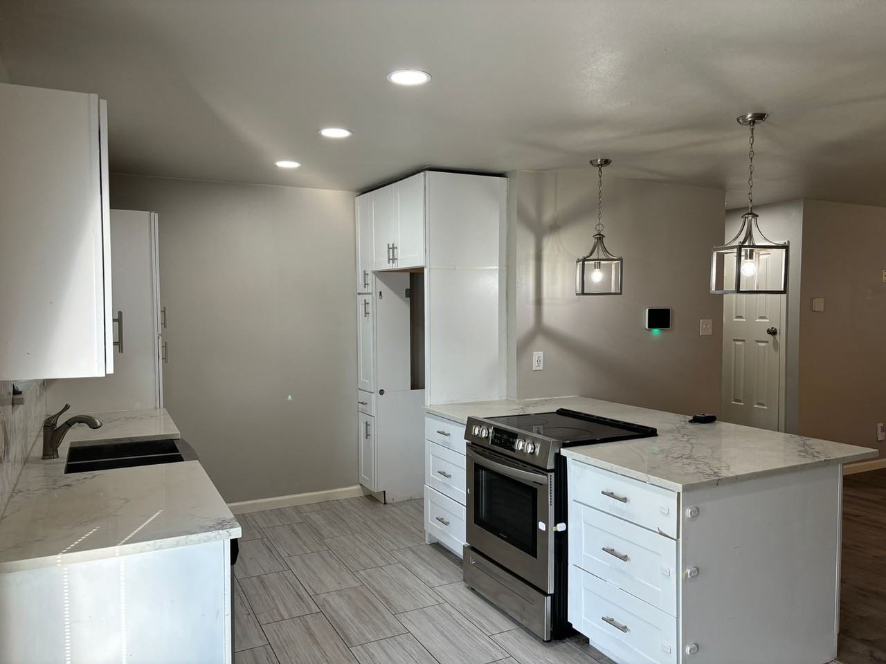 4200 Oak Country Dr - Photo 4 of 13