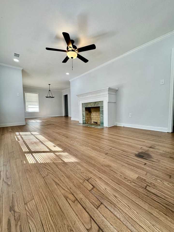 1026 Meadow Heights Dr - Photo 4 of 12