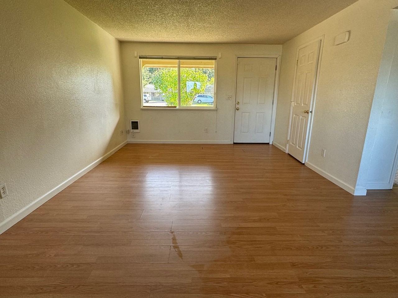 1707 Mason Duplex - Katmik - Photo 3 of 10