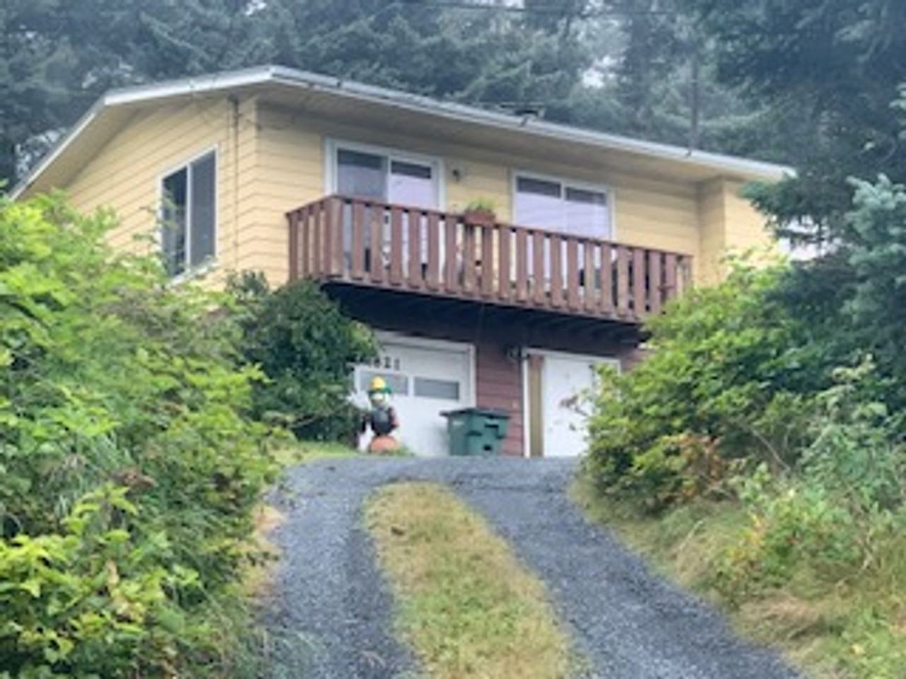 821 Tagura St - Photo 3 of 32