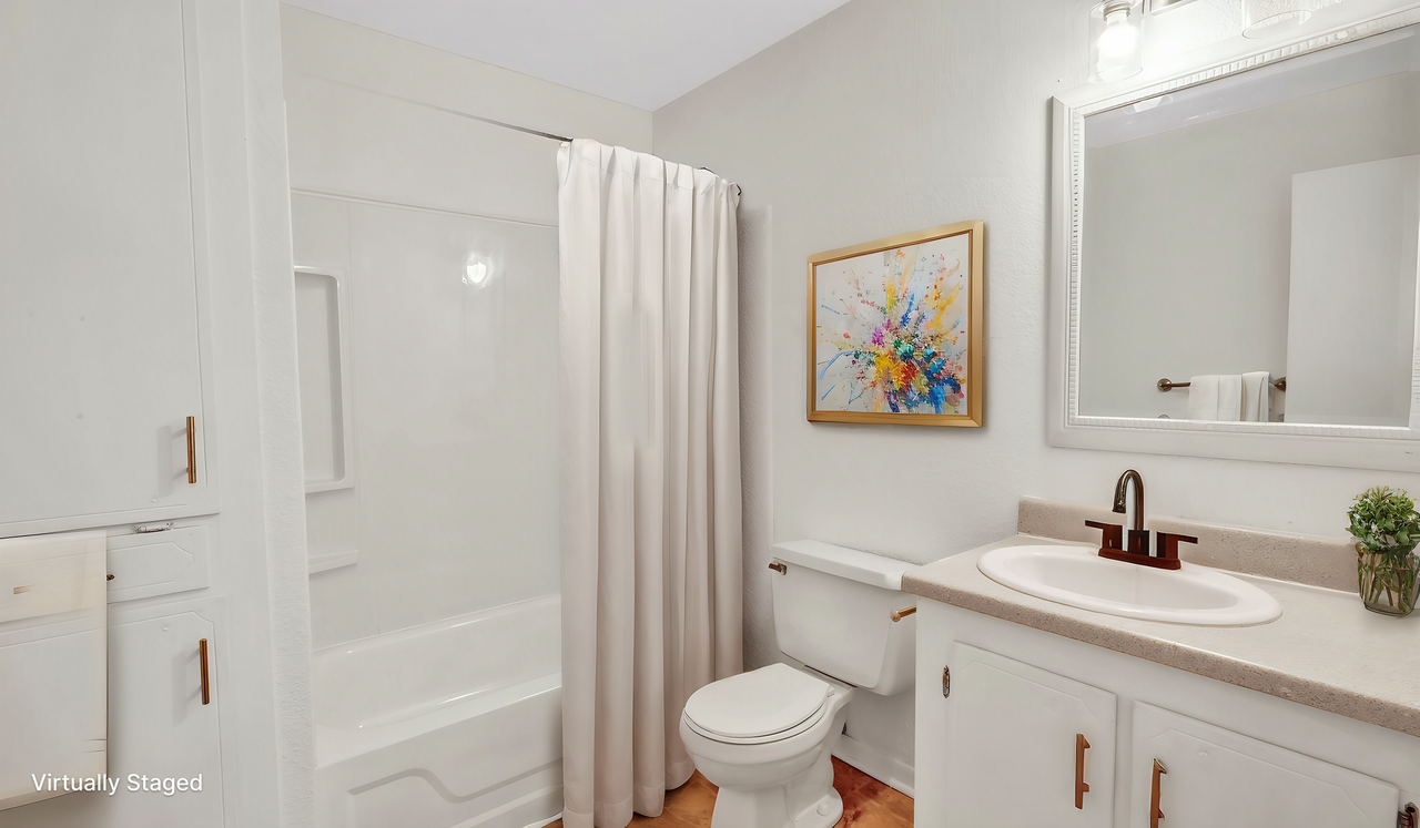 711 S Houston St #3 - Photo 3 of 7