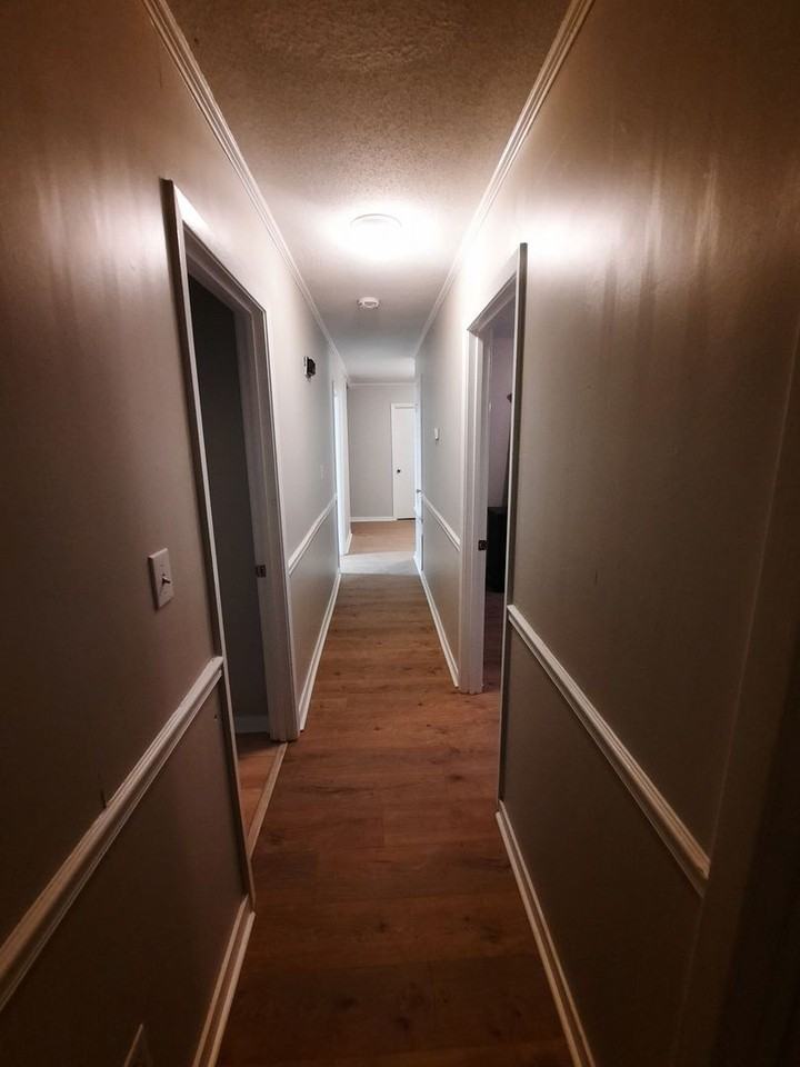 131 Fox Run Dr - Photo 2 of 9