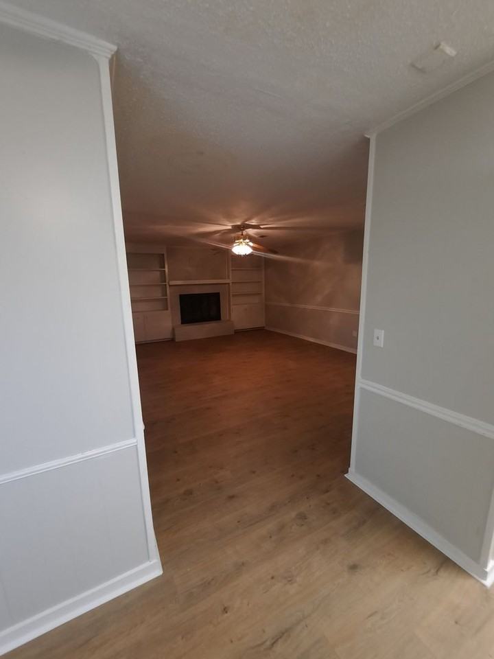131 Fox Run Dr - Photo 3 of 9