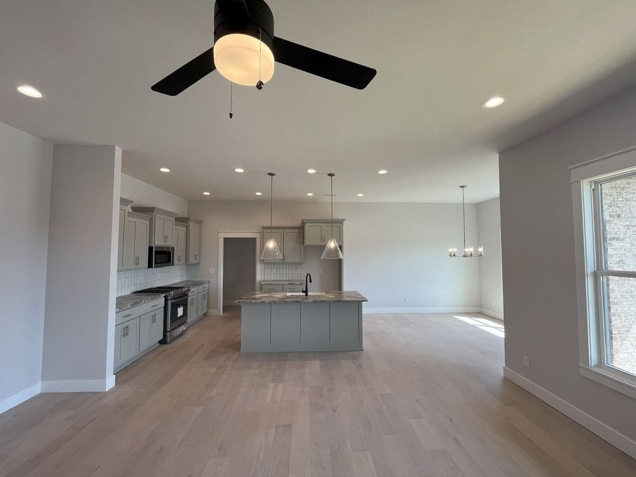 5915 S Applewood - Photo 6 of 25