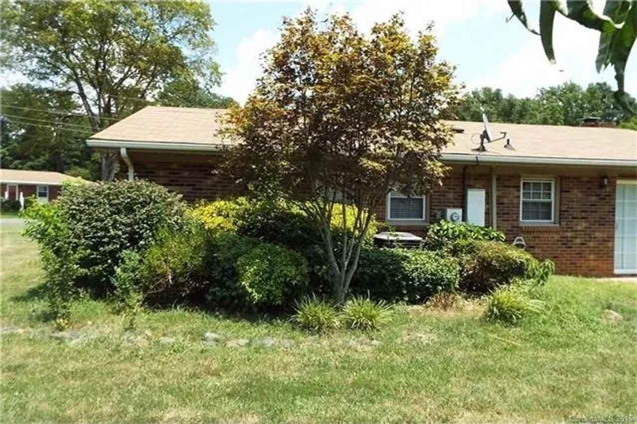 1901 Crandon Dr - Photo 4 of 8