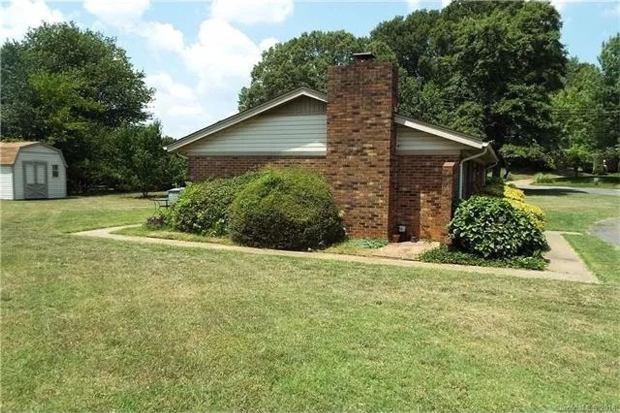 1901 Crandon Dr - Photo 5 of 8